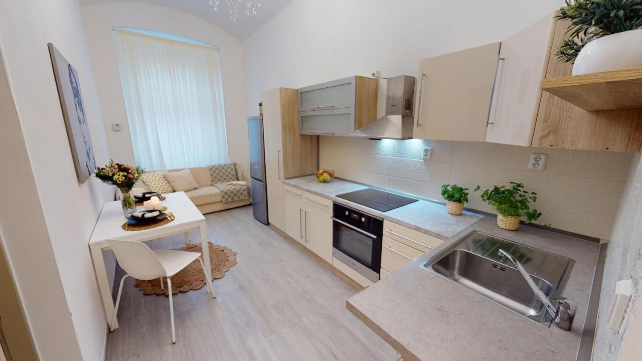 شقة Viaducto De Karlin - Aparment براغ المظهر الخارجي الصورة